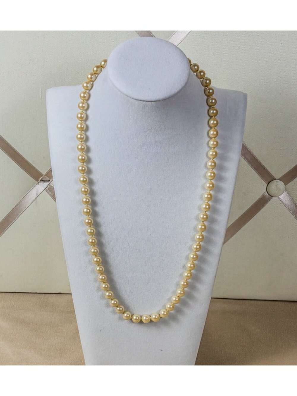 Vintage Cream Hand Knotted Glass Pearl Necklace 22” Classic Elegant A86